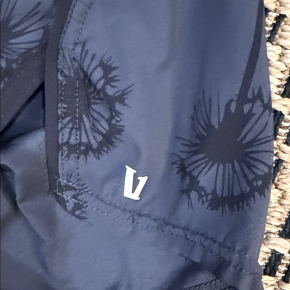 Vuori Women Black Running Shorts - Picture 8 of 8